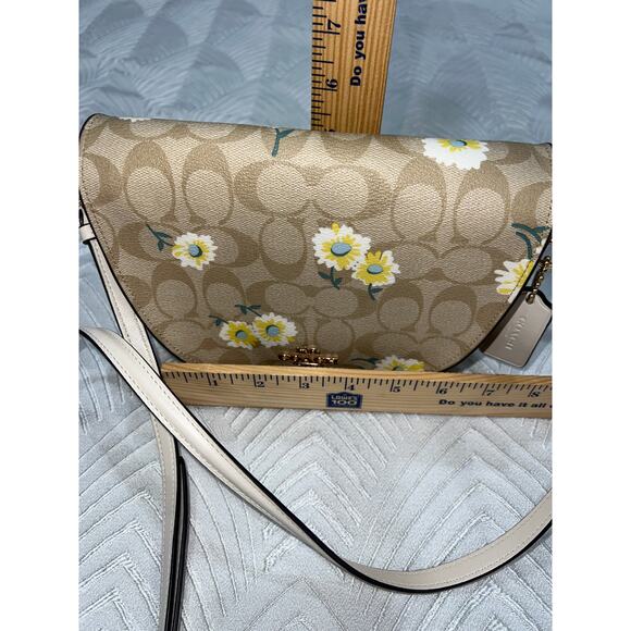 Coach Ellen Crossbody C3597 Signature Canvas Daisy Print Light Khaki - Picture 6 of 14